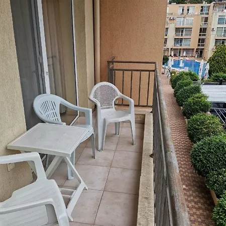 Kamelia Garden Апартамент