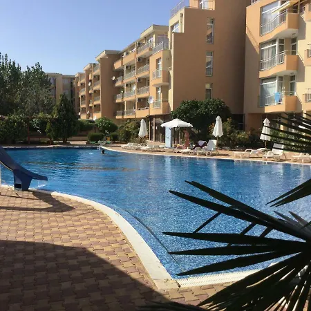 Kamelia Garden Апартамент *